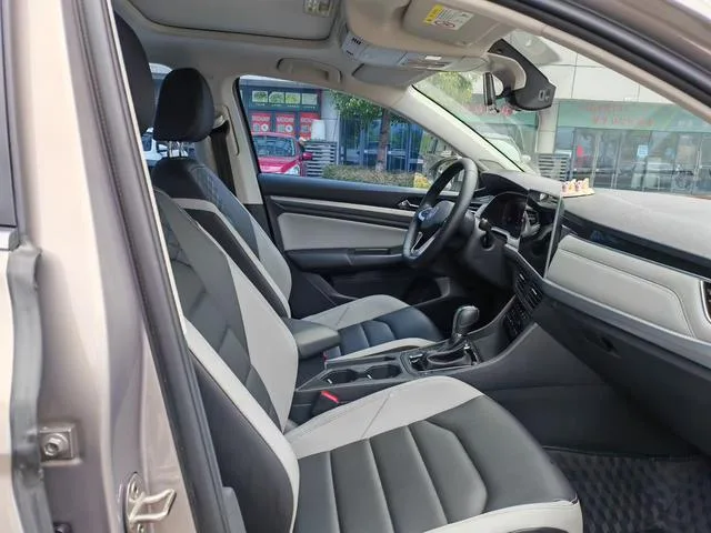 Volkswagen Bora 2024 300TSI DSG Edición Zunxing interior foto 6 Volkswagen Bora 2024 300TSI DSG Edición Zunxing interior foto 6