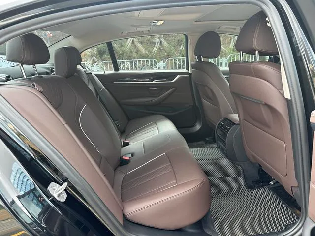 BMW 5 Series 2021 Restyling 525Li Luxury Set interior photo 11 BMW 5 Series 2021 Restyling 525Li Luxury Set interior photo 11
