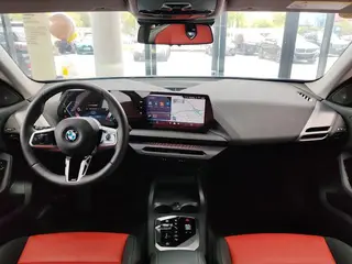 BMW 2 Series 2025 225L M Set de nuit de sport intérieur photo 10 BMW 2 Series 2025 225L M Set de nuit de sport intérieur photo 10