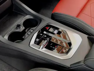 BMW 2 Series 2025 225L M Set de nuit de sport intérieur photo 12 BMW 2 Series 2025 225L M Set de nuit de sport intérieur photo 12