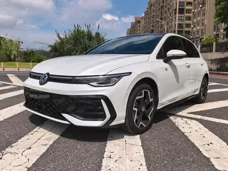 Volkswagen Golf 2025 Модификация 300TSI R-Line