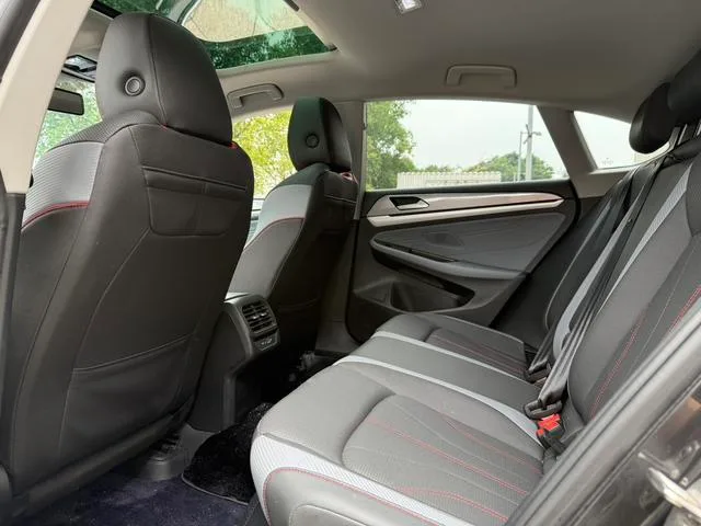 Volkswagen Lamando 2022 Lamando L 280TSI DSG Versión picante interior foto 10