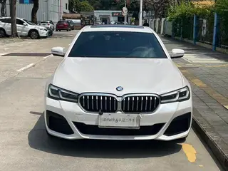 BMW 5 Series 2021 Restyling 525Li M Sports suit exterior photo 2 BMW 5 Series 2021 Restyling 525Li M Sports suit exterior photo 2