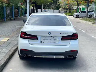BMW 5 Series 2021 Restyling 525Li M Sports suit interior photo 8 BMW 5 Series 2021 Restyling 525Li M Sports suit interior photo 8