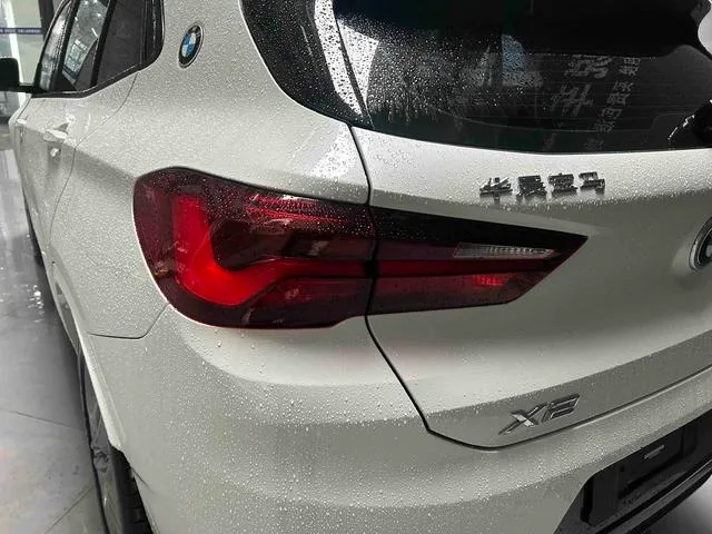 BMW X2 2022 sDrive25i M Conjunto deportivo exterior foto 4