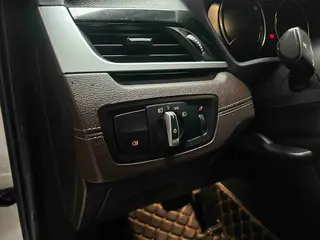 BMW X2 2022 sDrive25i M Conjunto deportivo interior foto 12