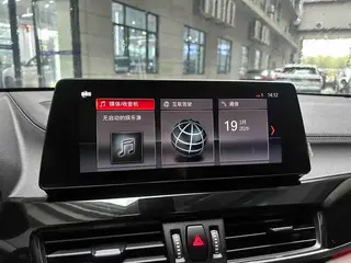 BMW X2 2022 sDrive25i M Conjunto deportivo interior foto 13