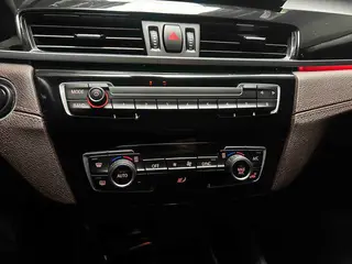 BMW X2 2022 sDrive25i M Conjunto deportivo interior foto 15