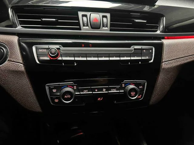 BMW X2 2022 sDrive25i M Conjunto deportivo interior foto 15