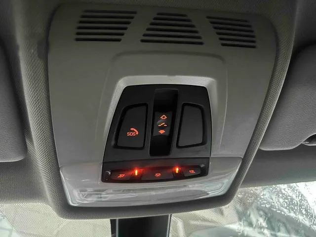 BMW X2 2022 sDrive25i M Conjunto deportivo interior foto 17