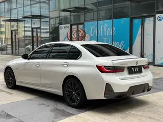 BMW 3 Series 2023 325Li M Traje nocturno deportivo Yao exterior foto 6 BMW 3 Series 2023 325Li M Traje nocturno deportivo Yao exterior foto 6