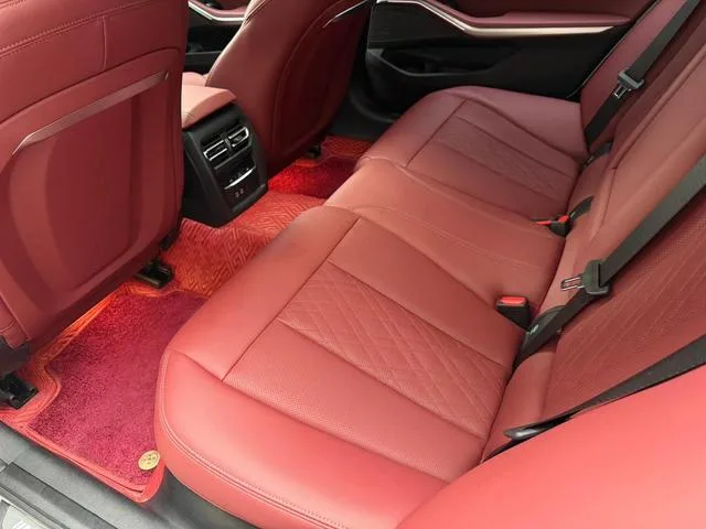 BMW 3 Series 2023 325Li M Traje nocturno deportivo Yao interior foto 19 BMW 3 Series 2023 325Li M Traje nocturno deportivo Yao interior foto 19