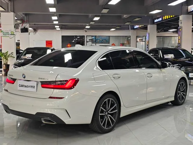 BMW 3 Series 2022 325Li M Conjunto deportivo exterior foto 4 BMW 3 Series 2022 325Li M Conjunto deportivo exterior foto 4