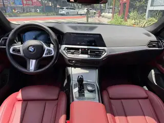 BMW 4 Series 2022 425i Gran Coupe M Sports Night Suit interior photo 6 BMW 4 Series 2022 425i Gran Coupe M Sports Night Suit interior photo 6