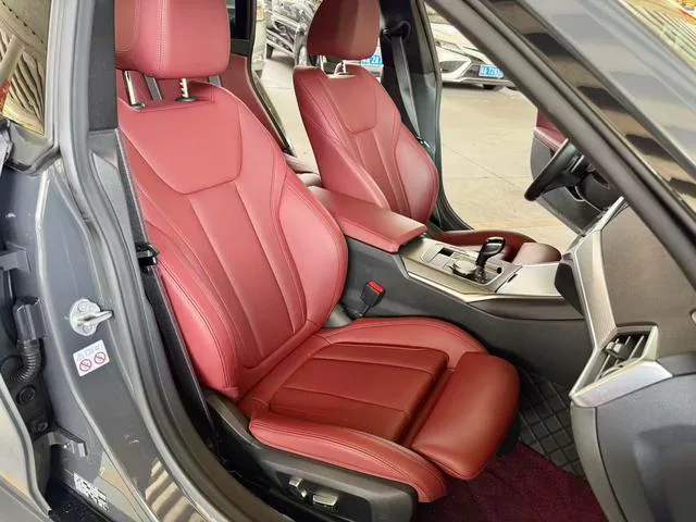 BMW 4 Series 2022 425i Gran Coupe M Sports Night Suit interior photo 7 BMW 4 Series 2022 425i Gran Coupe M Sports Night Suit interior photo 7