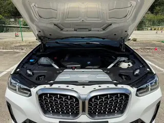 BMW X4 2022 xDrive 25i M Conjunto deportivo exterior foto 9 BMW X4 2022 xDrive 25i M Conjunto deportivo exterior foto 9