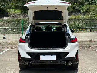 BMW X4 2022 xDrive 25i M Conjunto deportivo interior foto 15 BMW X4 2022 xDrive 25i M Conjunto deportivo interior foto 15