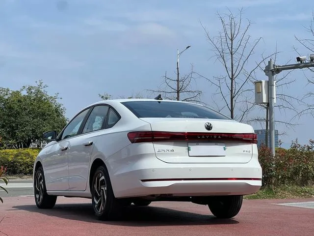 Volkswagen Lavida 2026 Pro 1.5L Versión estrellada de seis millones exterior foto 6