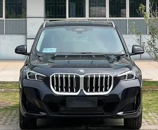 BMW X1 2025 sDrive25Li M Conjunto deportivo exterior foto 2 BMW X1 2025 sDrive25Li M Conjunto deportivo exterior foto 2