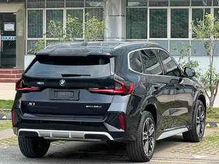 BMW X1 2025 sDrive25Li M Conjunto deportivo exterior foto 4 BMW X1 2025 sDrive25Li M Conjunto deportivo exterior foto 4