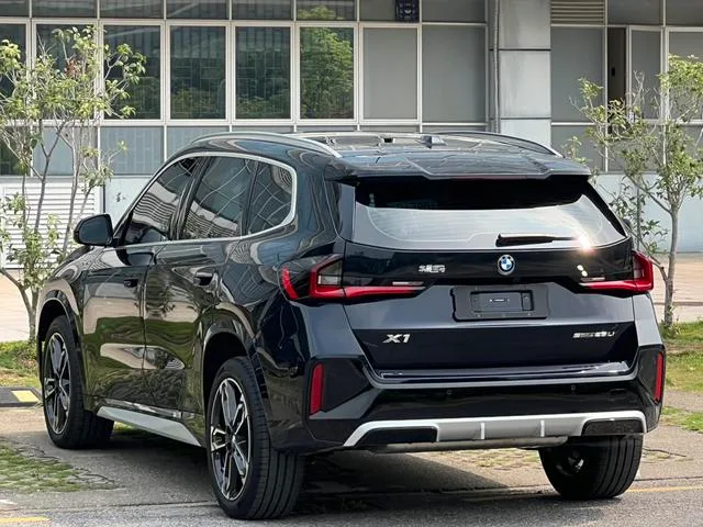 BMW X1 2025 sDrive25Li M Conjunto deportivo exterior foto 6 BMW X1 2025 sDrive25Li M Conjunto deportivo exterior foto 6