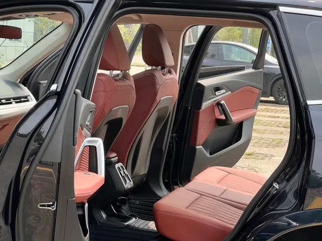 BMW X1 2025 sDrive25Li M Conjunto deportivo exterior foto 9 BMW X1 2025 sDrive25Li M Conjunto deportivo exterior foto 9