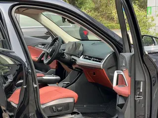 BMW X1 2025 sDrive25Li M Conjunto deportivo exterior foto 10 BMW X1 2025 sDrive25Li M Conjunto deportivo exterior foto 10