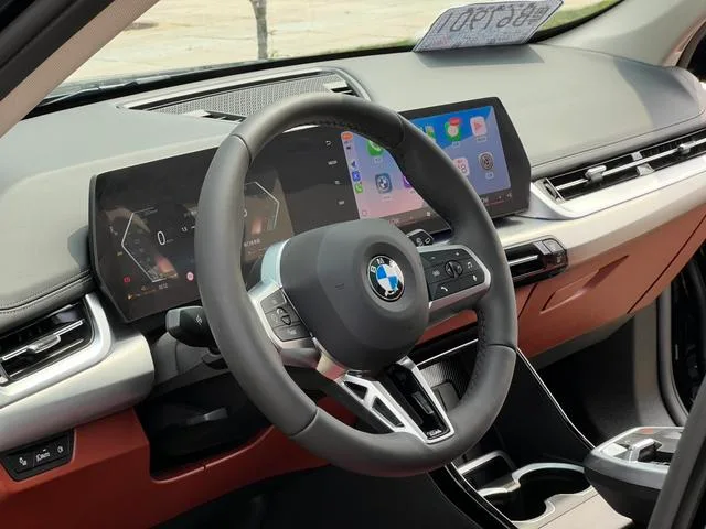 BMW X1 2025 sDrive25Li M Conjunto deportivo interior foto 13 BMW X1 2025 sDrive25Li M Conjunto deportivo interior foto 13