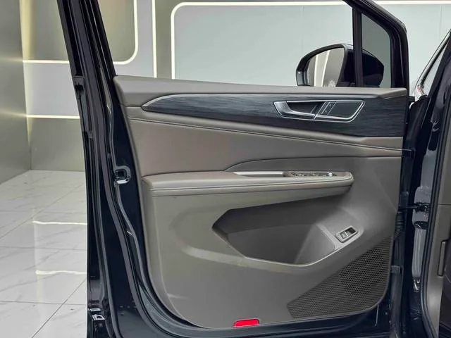 Volkswagen Viloran 2024 380TSI Edición Zunchi interior foto 12 Volkswagen Viloran 2024 380TSI Edición Zunchi interior foto 12