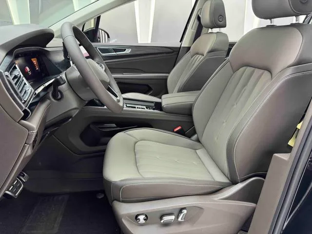 Volkswagen Viloran 2024 380TSI Edición Zunchi interior foto 13 Volkswagen Viloran 2024 380TSI Edición Zunchi interior foto 13