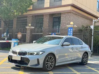 BMW 3 Series 2025 325i M Conjunto deportivo