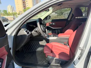 BMW 3 Series 2025 325i M Conjunto deportivo exterior foto 6