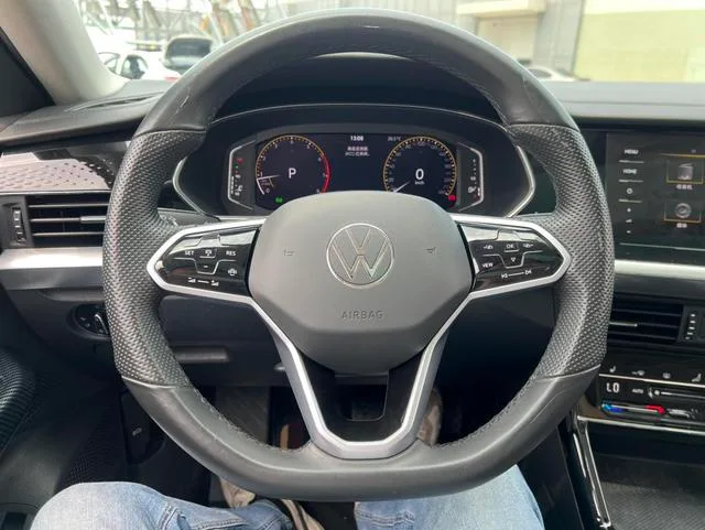 Volkswagen Passat 2023 Reforma 330TSI Versión de élite interior foto 12