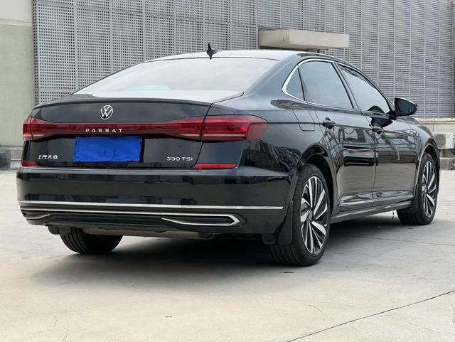 Volkswagen Passat 2023 Reforma 330TSI Versión de élite interior foto 18