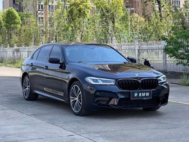 BMW 5 Series 2021 530Li Leader M Ensemble de sport extérieur photo 3