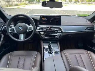 BMW 5 Series 2021 530Li Leader M Ensemble de sport extérieur photo 4