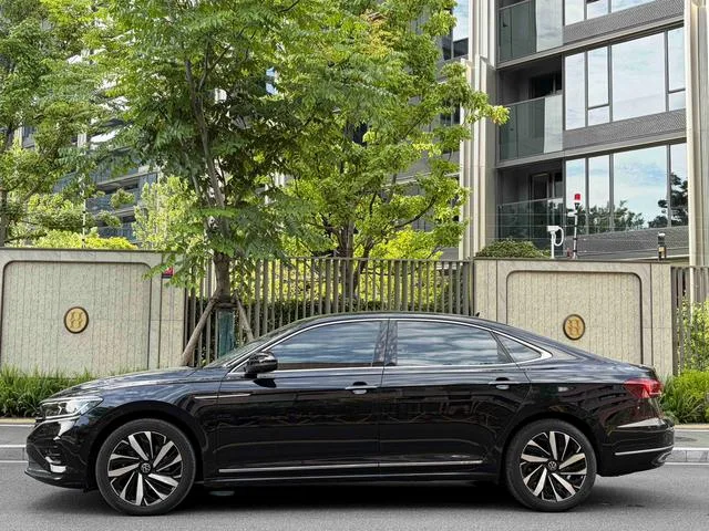 Volkswagen Passat 2024 380TSI Edición de lujo exterior foto 5