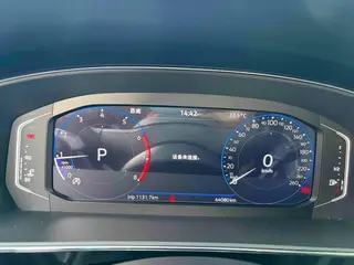 Volkswagen Passat 2024 380TSI Edición de lujo interior foto 14