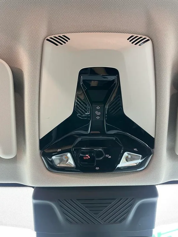 BMW X1 2023 sDrive20Li X Traje de diseño interior foto 12 BMW X1 2023 sDrive20Li X Traje de diseño interior foto 12