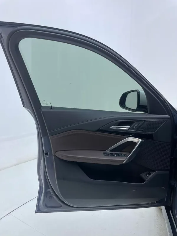 BMW X1 2023 sDrive20Li X Traje de diseño interior foto 15 BMW X1 2023 sDrive20Li X Traje de diseño interior foto 15