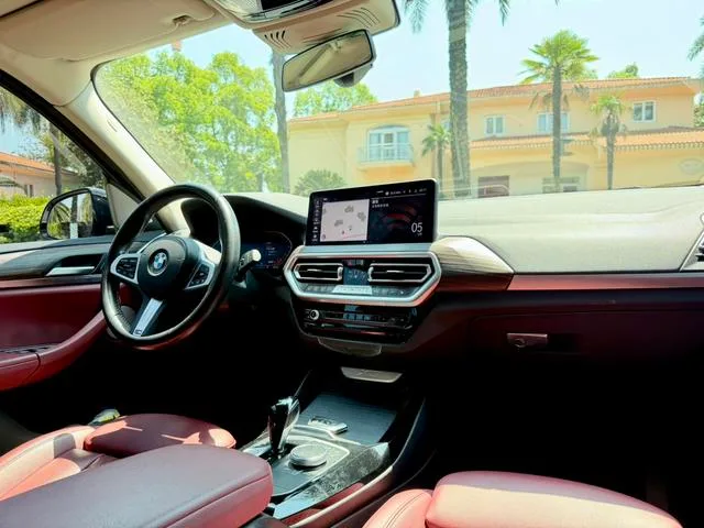 BMW X3 2022 xDrive30i Leader M Ensemble de nuit Yao intérieur photo 13 BMW X3 2022 xDrive30i Leader M Ensemble de nuit Yao intérieur photo 13