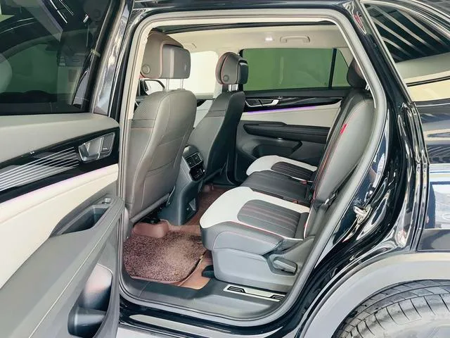 Volkswagen Teramont 2023 380TSI Version phare de respect à quatre roues motrices intérieur photo 11 Volkswagen Teramont 2023 380TSI Version phare de respect à quatre roues motrices intérieur photo 11