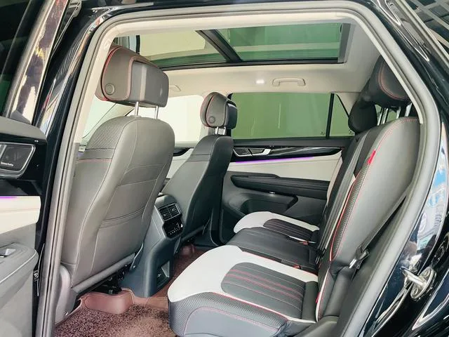 Volkswagen Teramont 2023 380TSI Version phare de respect à quatre roues motrices intérieur photo 12 Volkswagen Teramont 2023 380TSI Version phare de respect à quatre roues motrices intérieur photo 12