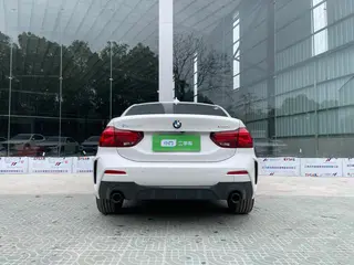 BMW 1 Series 2023 120i M Edición nocturna deportiva exterior foto 3 BMW 1 Series 2023 120i M Edición nocturna deportiva exterior foto 3