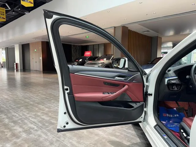 BMW 5 Series 2022 Three changes 530Li Premium Class M Sports suit interior photo 15 BMW 5 Series 2022 Three changes 530Li Premium Class M Sports suit interior photo 15