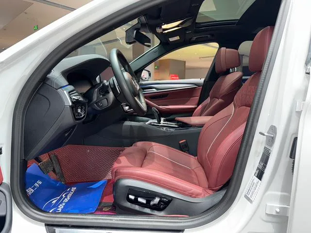 BMW 5 Series 2022 Three changes 530Li Premium Class M Sports suit interior photo 18 BMW 5 Series 2022 Three changes 530Li Premium Class M Sports suit interior photo 18
