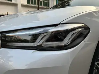 BMW 5 Series 2021 Reforma 530Li Líder Traje de lujo interior foto 17
