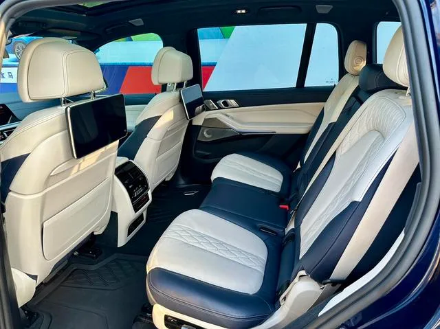 BMW X7 2021 xDrive40i Type administratif M Ensemble de sport extérieur photo 9 BMW X7 2021 xDrive40i Type administratif M Ensemble de sport extérieur photo 9