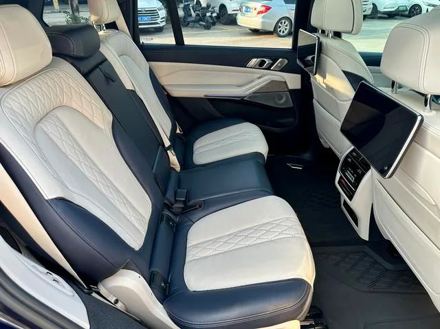 BMW X7 2021 xDrive40i Type administratif M Ensemble de sport intérieur photo 12 BMW X7 2021 xDrive40i Type administratif M Ensemble de sport intérieur photo 12