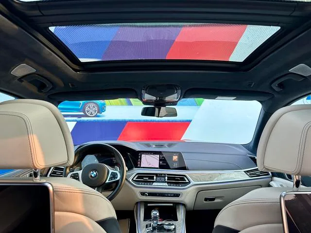 BMW X7 2021 xDrive40i Type administratif M Ensemble de sport intérieur photo 17 BMW X7 2021 xDrive40i Type administratif M Ensemble de sport intérieur photo 17